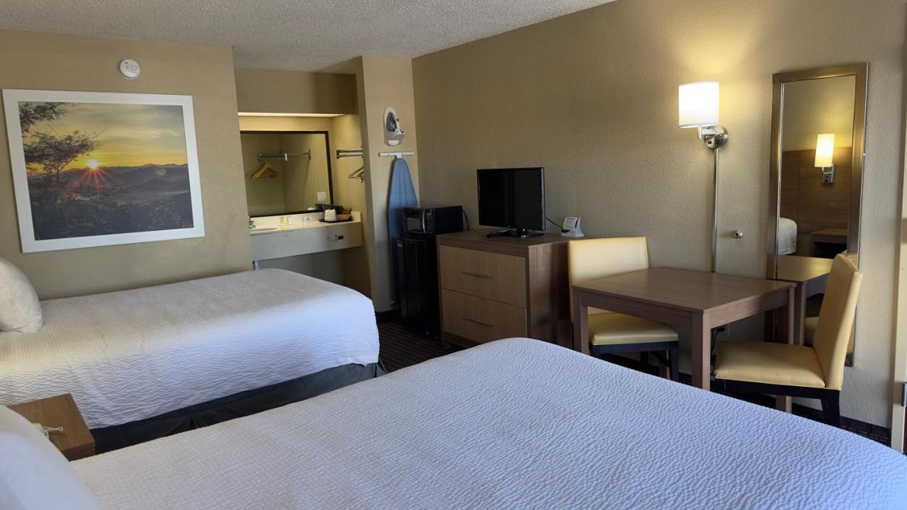 Days Inn By Wyndham Lexington-Columbia Exteriér fotografie
